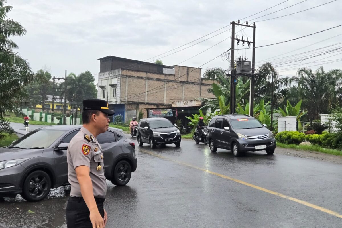 Polres Batu Bara Gelar Strong Point Pagi, Pastikan Arus Lalu Lintas Lancar dan Aman   
